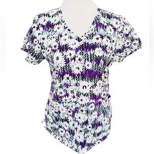 Barco KD110™ The Camy Print Scrub Top, Wild Daisy print size XS.